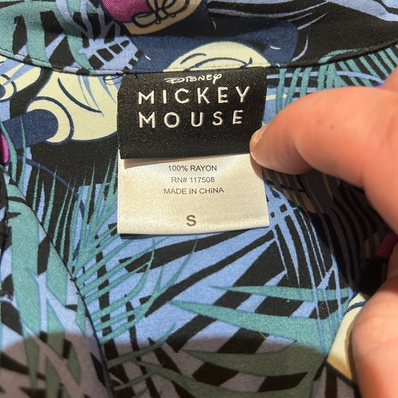 Disney 100% Rayon Men's Blue Mickey Mouse Tropical Hawaiian Shirt - Picture 6 of 6